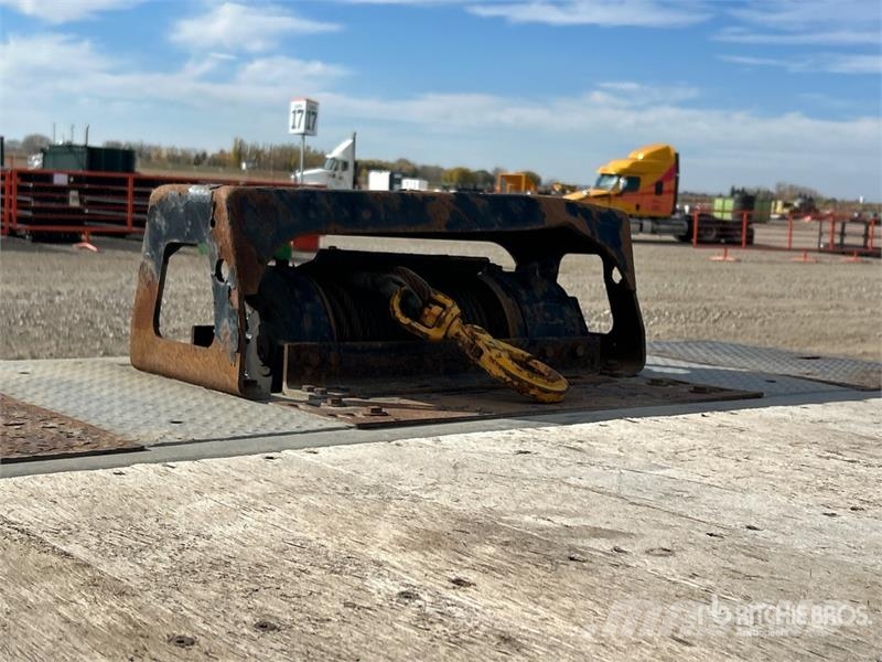 Landoll 930E 48 ft T/A Sliding Axle Trailer Низькорамні причепи