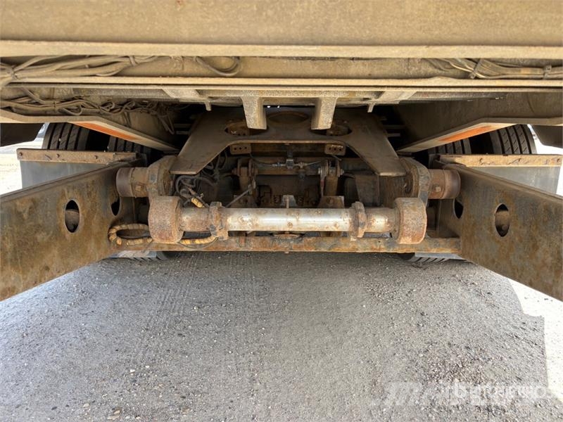 Landoll 950-52-14 52 ft Tri/A Hydraulic Tail Trailer Zemie treileri