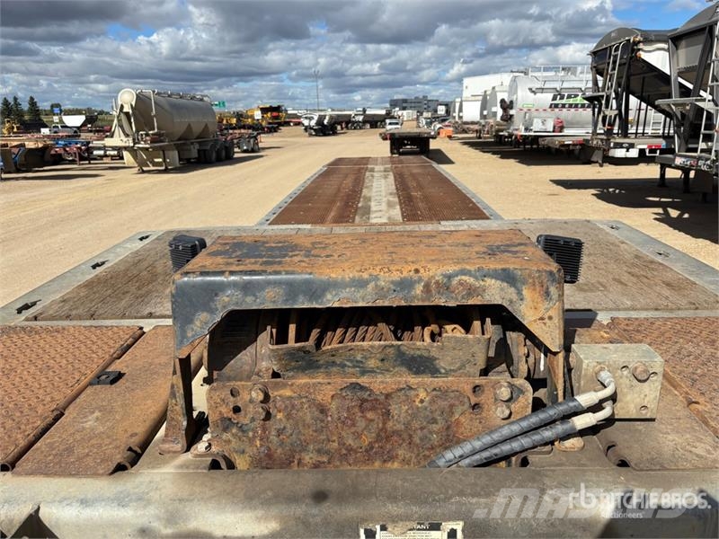 Landoll 950-52-14 52 ft Tri/A Hydraulic Tail Trailer Zemie treileri