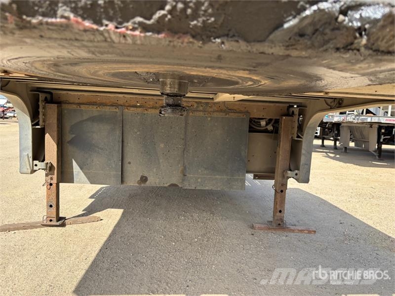 Landoll 950-52-14 52 ft Tri/A Hydraulic Tail Trailer Zemie treileri