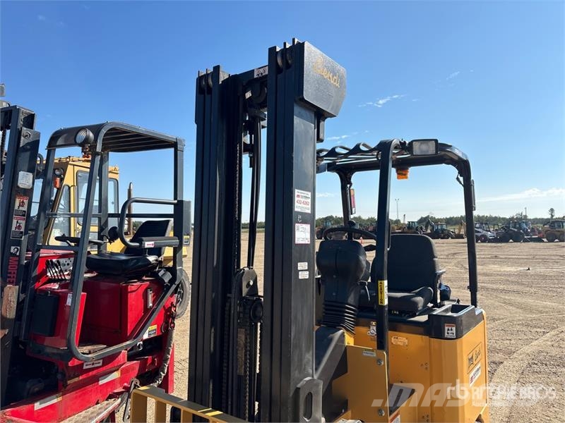 Landoll B30/42E180D Series IV 3000 lb Electric Forklift Sähkötrukit