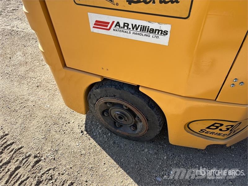 Landoll B30/42E180D Series IV 3000 lb Electric Forklift Sähkötrukit