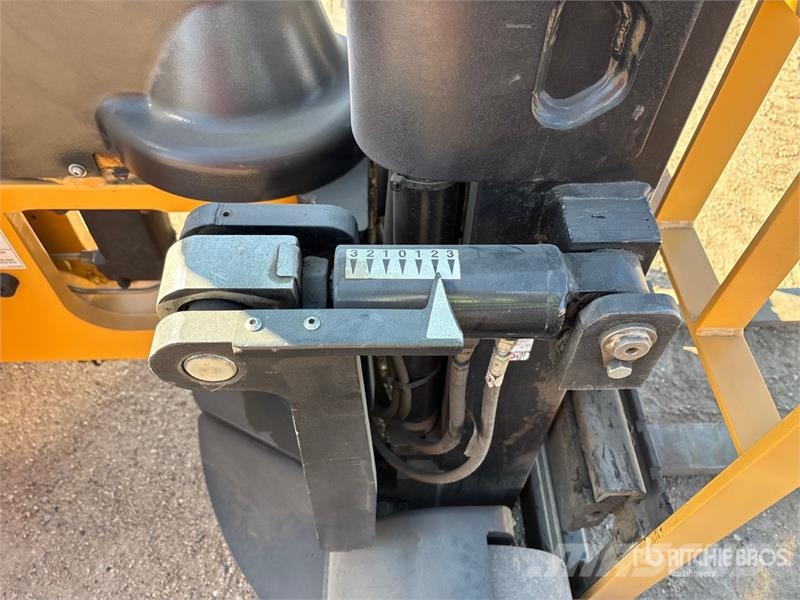 Landoll B30/42E180D Series IV 3000 lb Electric Forklift Sähkötrukit