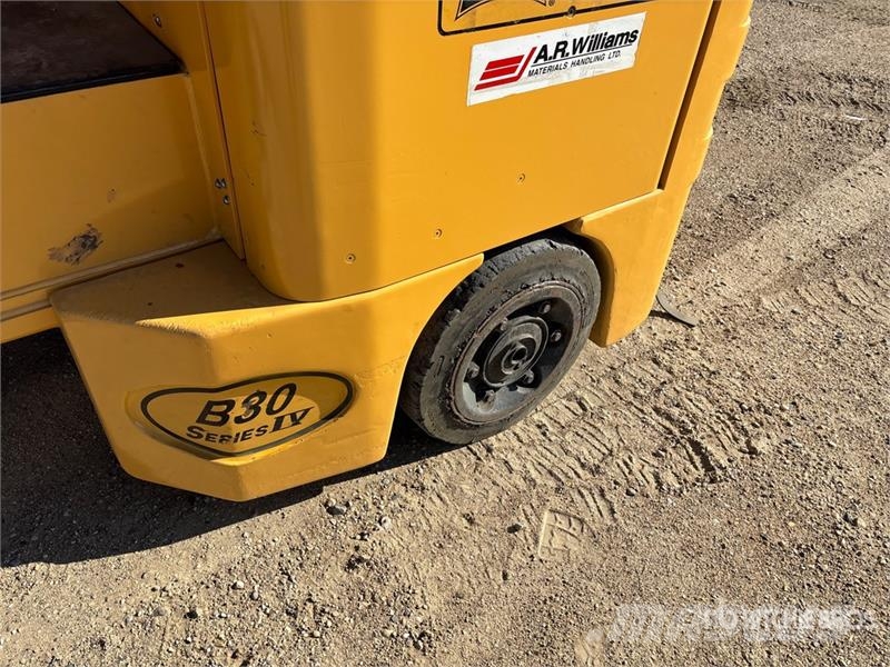 Landoll B30/42E180D Series IV 3000 lb Electric Forklift Sähkötrukit