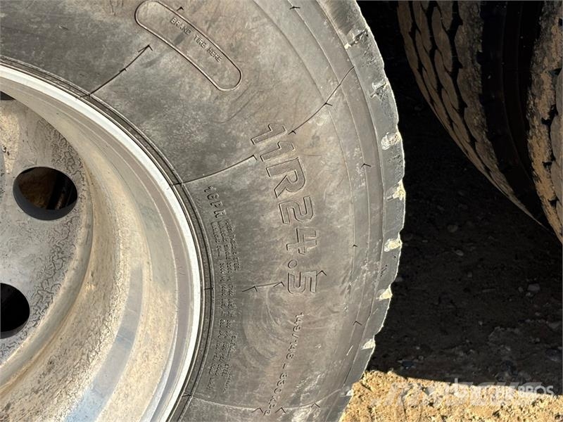  Langfab 16 ft Tri/A Pup Dump Trailer مقطورات قلابة