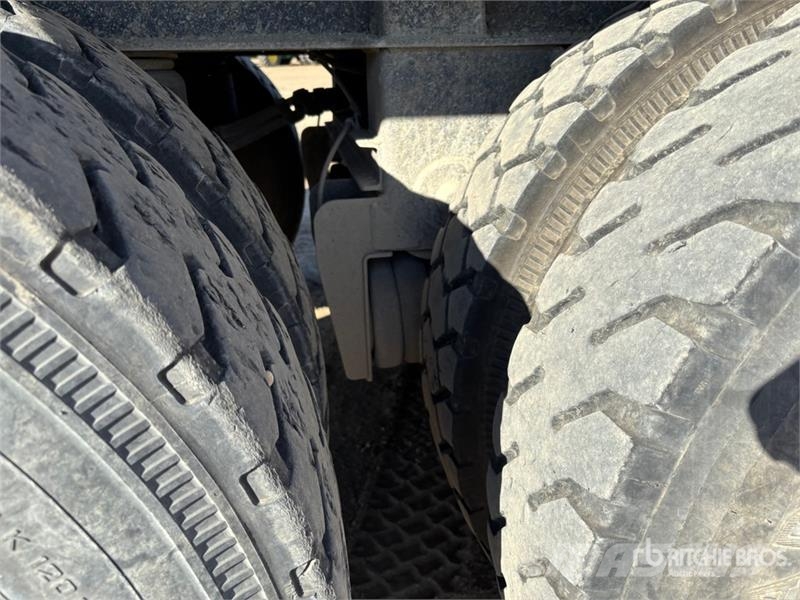 Langfab 20 ft Tri/A Pup Dump Trailer Самоскиди