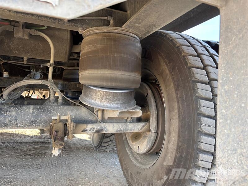 Langfab 20 ft Tri/A Pup Dump Trailer Самоскиди