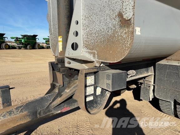 Langfab 20 ft Tri/A Pup Dump Trailer Самоскиди