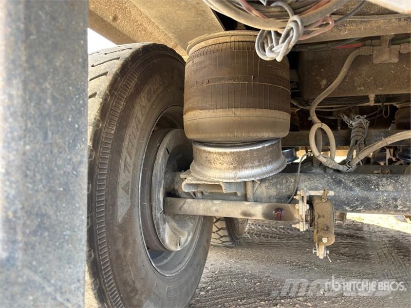 Langfab 20 ft Tri/A Pup Dump Trailer Самоскиди