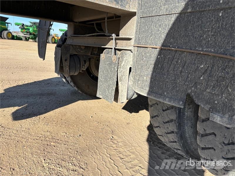 Langfab 20 ft Tri/A Pup Dump Trailer Самоскиди