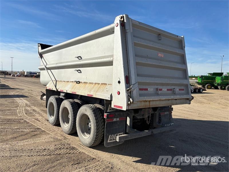 Langfab 20 ft Tri/A Pup Dump Trailer Самоскиди