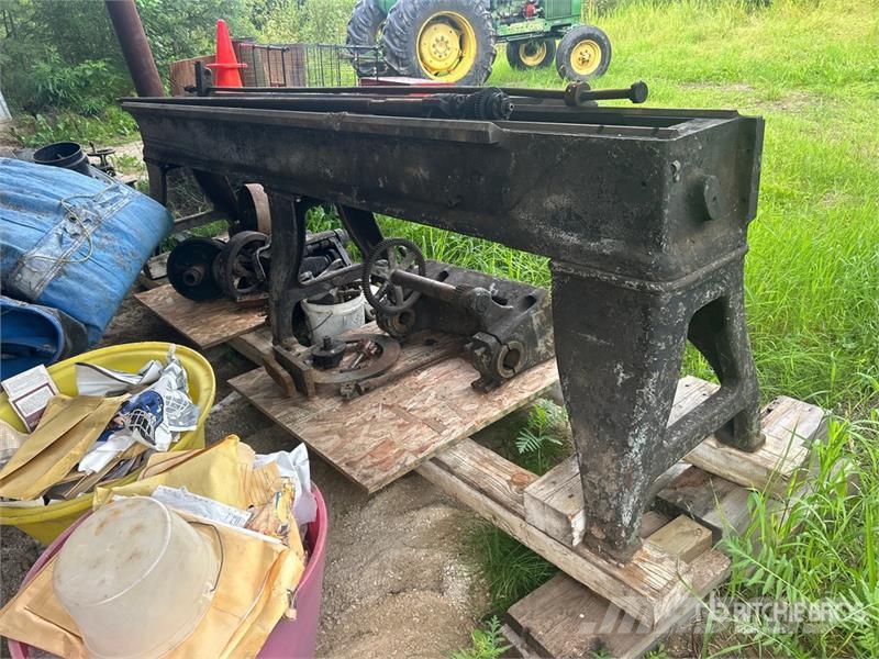  Lathe Frame and Parts (Inoperable) Drugi deli