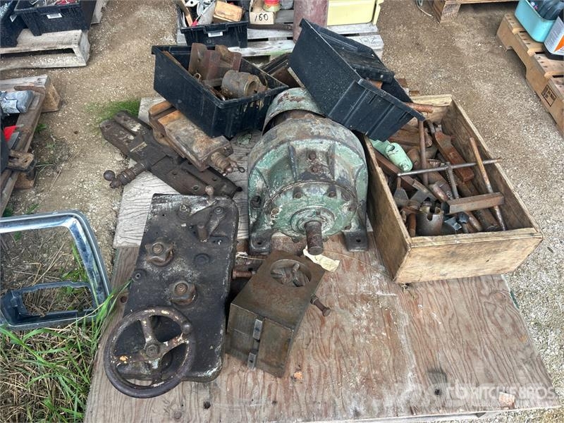  Lathe Frame and Parts (Inoperable) Drugi deli