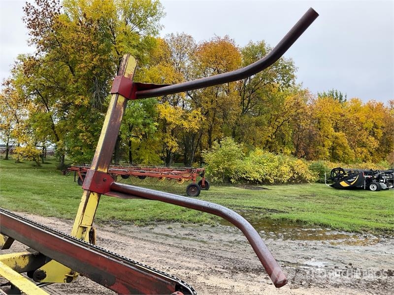 Laurier H-4250 Hydraulic 16 Bale Mover Savikrovės priekabos