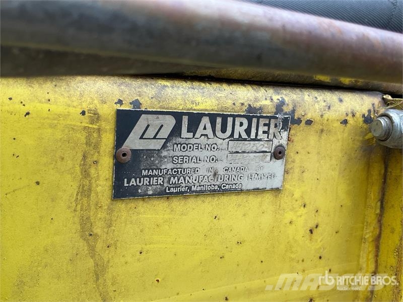 Laurier H-4250 Hydraulic 16 Bale Mover Savikrovės priekabos