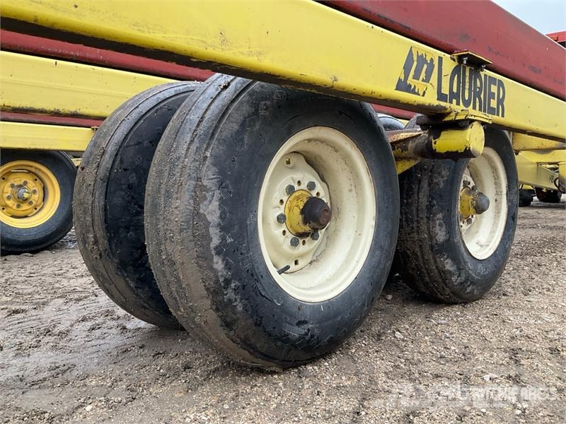Laurier H-4250 Hydraulic 16 Bale Mover Savikrovės priekabos
