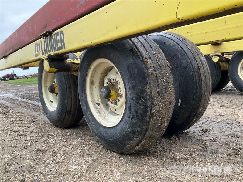 Laurier H-4250 Hydraulic 16 Bale Mover Savikrovės priekabos