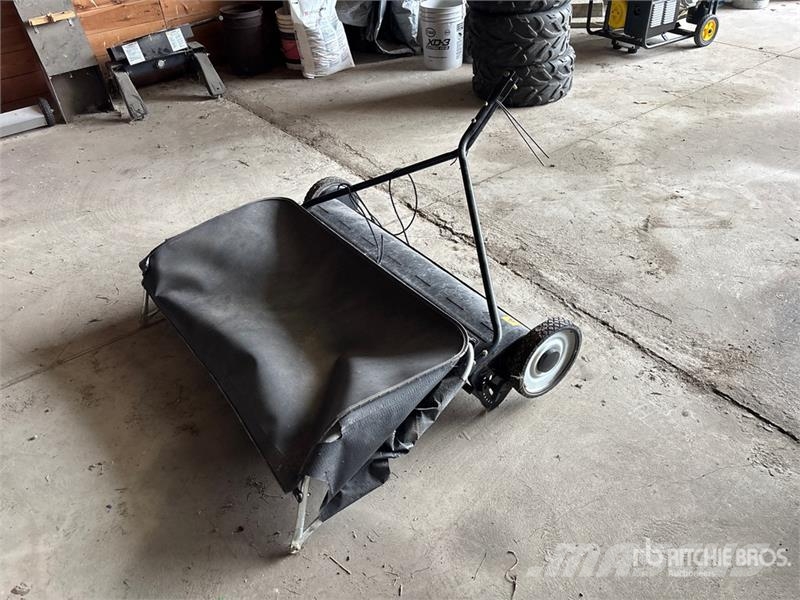 LawnCrafter 38 In Lawn Sweeper Kiti naudoti statybos komponentai