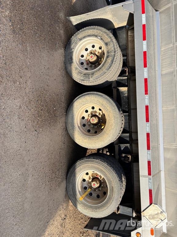 Lazer 150F 22000 L Tri/A Tanker Trailer Cisterna