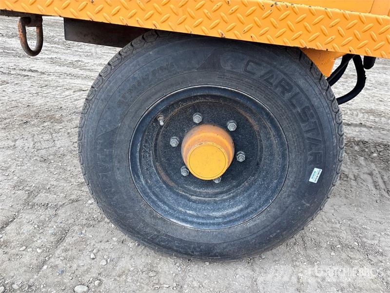 LeeBoy RB50 Self-Propelled Broom كناسات