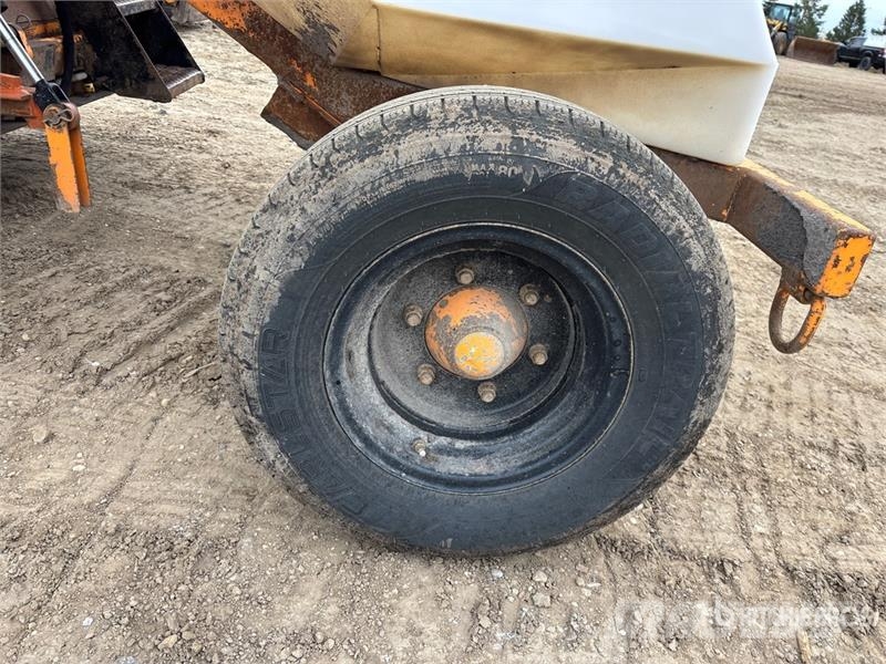 LeeBoy RB50 Self-Propelled Broom كناسات