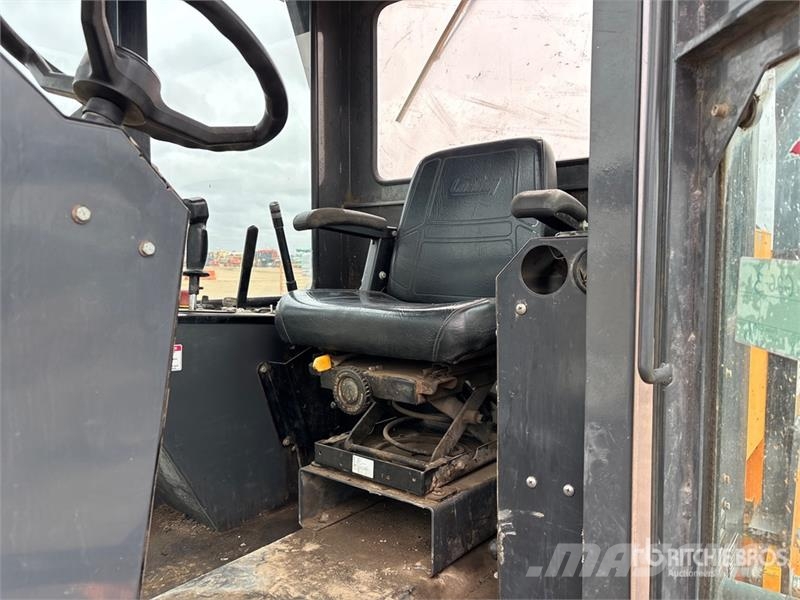 LeeBoy RB50 Self-Propelled Broom كناسات