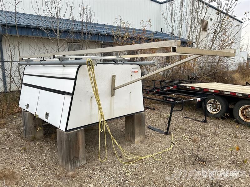  Leer 8 ft 6 in Pickup Canopy مكونات أخرى