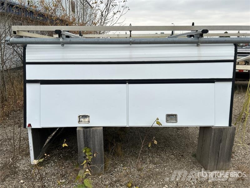  Leer 8 ft 6 in Pickup Canopy مكونات أخرى