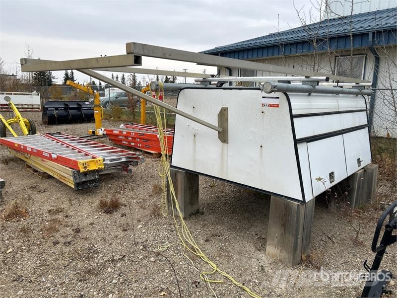  Leer 8 ft 6 in Pickup Canopy مكونات أخرى