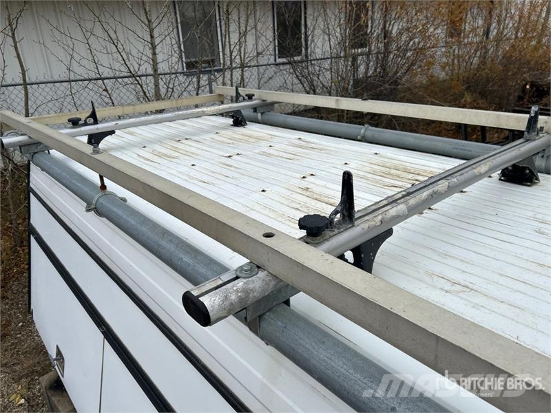  Leer 8 ft 6 in Pickup Canopy مكونات أخرى