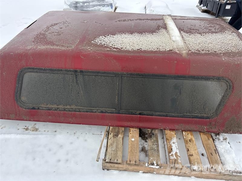  Leer 8 ft Pickup Canopy معدات النقل - غير ذلك
