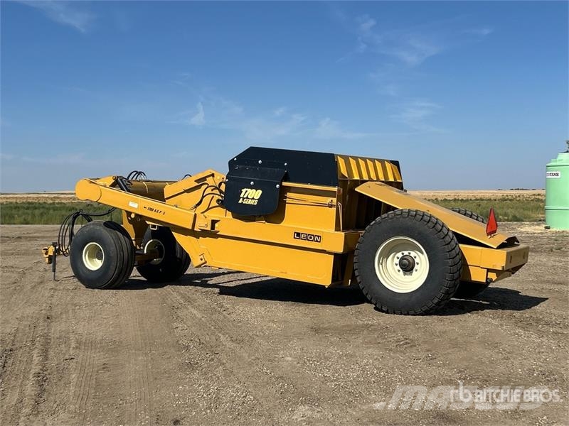 Leon 1700A 4 Tire Hydraulic Pull Scraper (Unused) Strugači