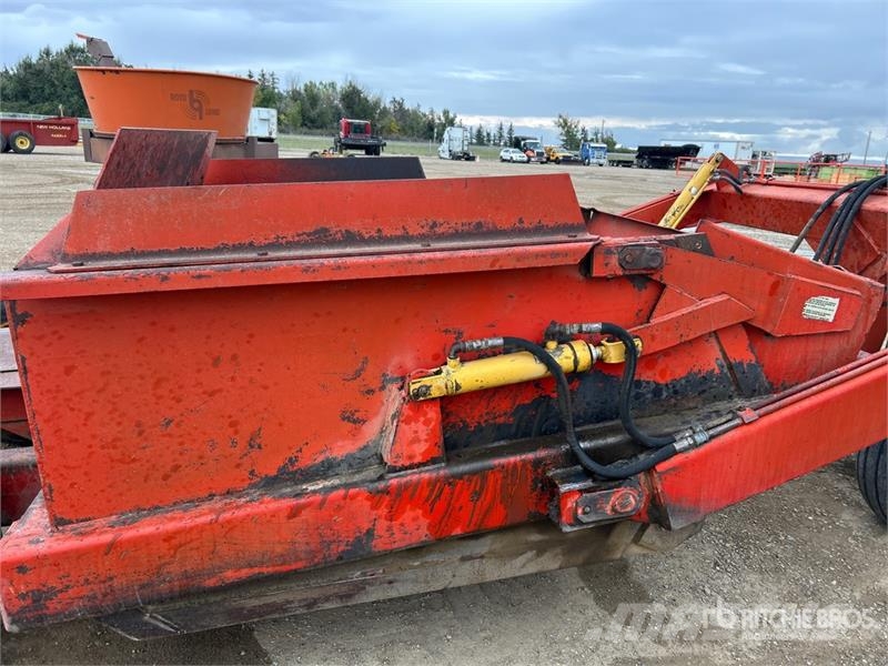 Leon 550 4 Tire Hydraulic Pull Scraper Strugači