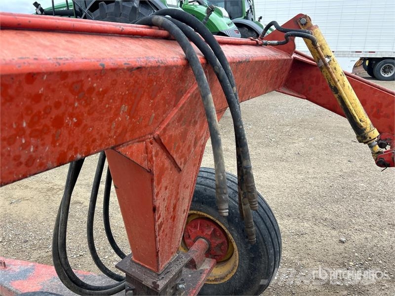 Leon 550 4 Tire Hydraulic Pull Scraper Strugači