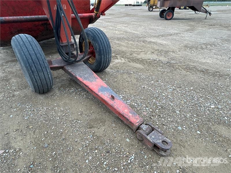 Leon 550 4 Tire Hydraulic Pull Scraper Strugači