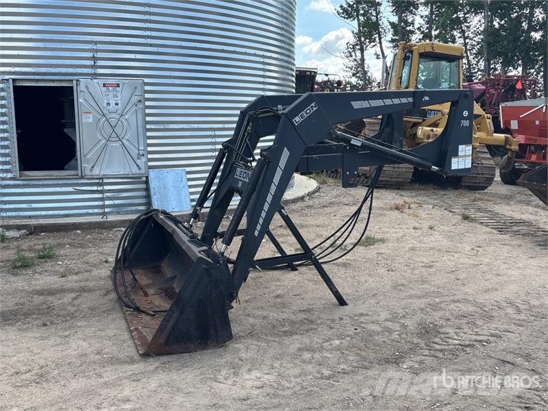 Leon 700 Front Loader Attachment Accessori per pale frontali