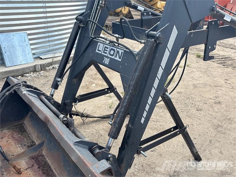 Leon 700 Front Loader Attachment Accessori per pale frontali
