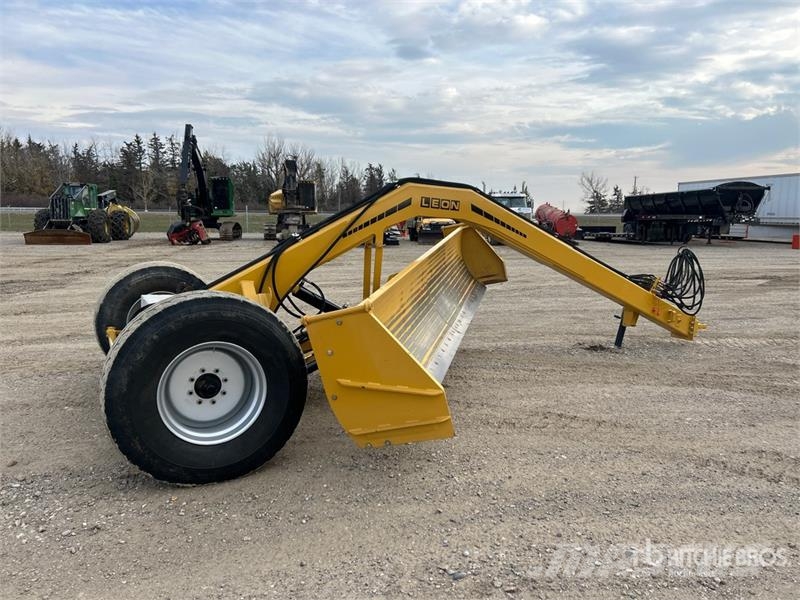 Leon GZ425 2 Tire Hydraulic 14 ft Pull Scraper Skrobaki