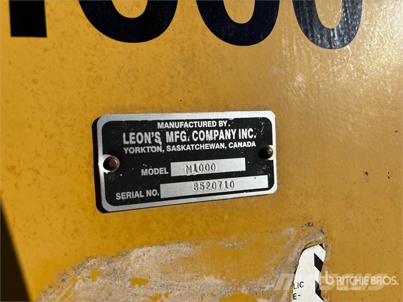 Leon M1000 4 Tire Hydraulic Pull Scraper Földnyesők (szkréperek)