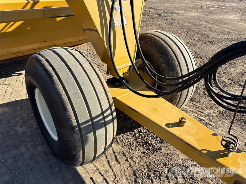 Leon M1000 4 Tire Hydraulic Pull Scraper Földnyesők (szkréperek)