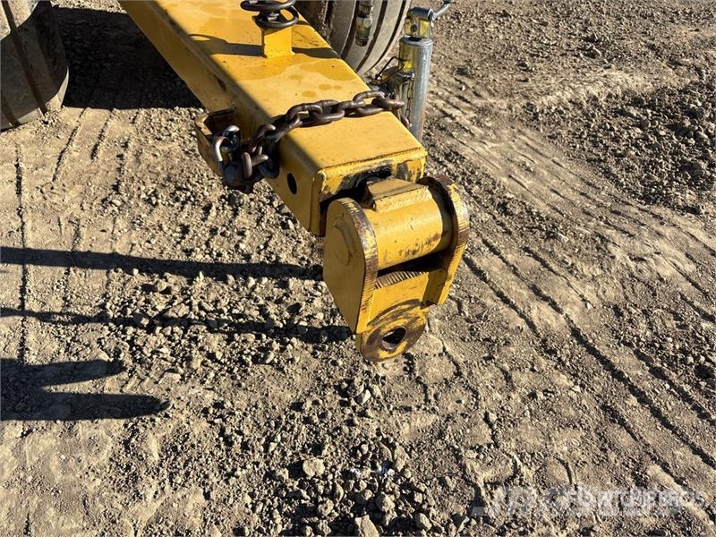 Leon M1000 4 Tire Hydraulic Pull Scraper Földnyesők (szkréperek)
