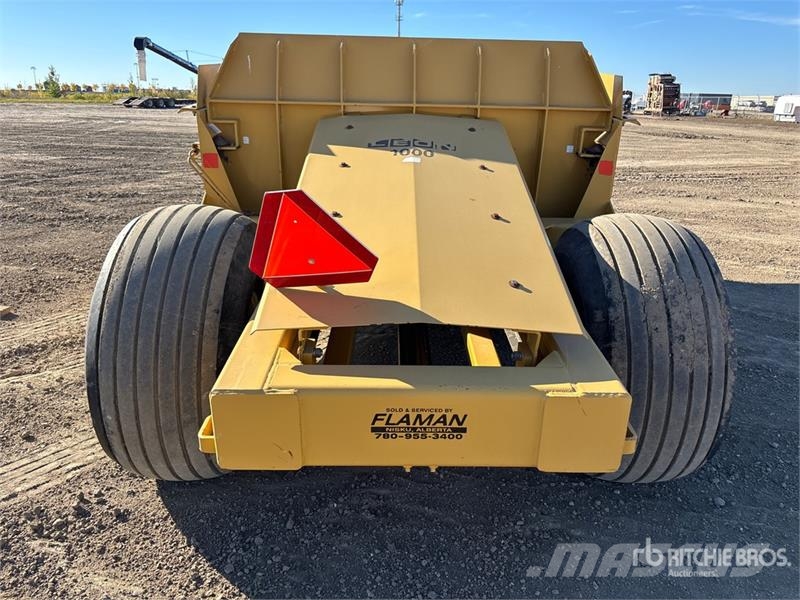 Leon M1000 4 Tire Hydraulic Pull Scraper Földnyesők (szkréperek)