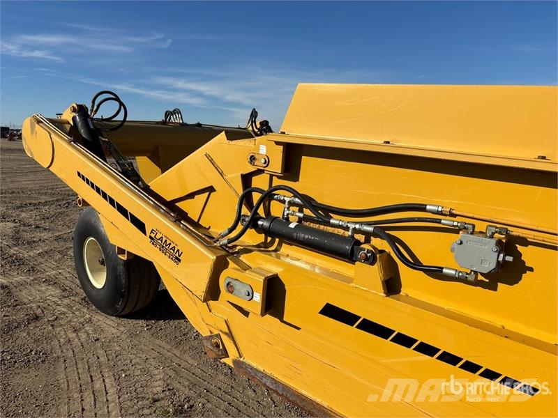 Leon M1000 4 Tire Hydraulic Pull Scraper Földnyesők (szkréperek)
