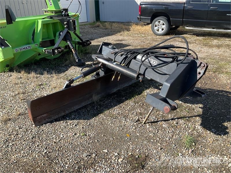 Leon M200 108 in 4-Way 3 Pt Blade Attachment Planierschilder/Scharen