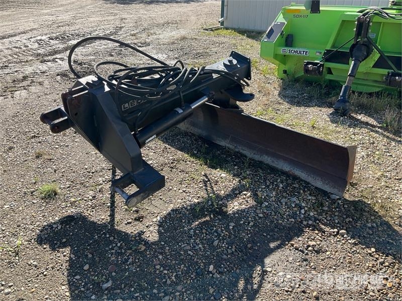 Leon M200 108 in 4-Way 3 Pt Blade Attachment Planierschilder/Scharen
