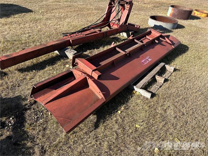 Leon's Tractor Mount & 12 Ft Leon Dozer Blade Other components