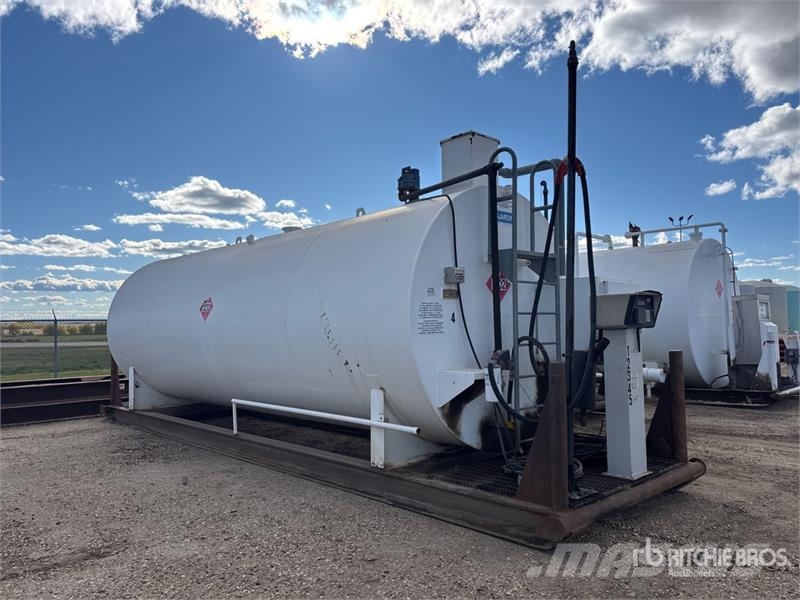 Les Industries Desjardin 35214 L Skid Mounted Stee Fuel and additive tanks