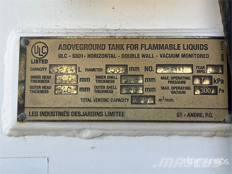 Les Industries Desjardin 35214 L Skid Mounted Stee Fuel and additive tanks