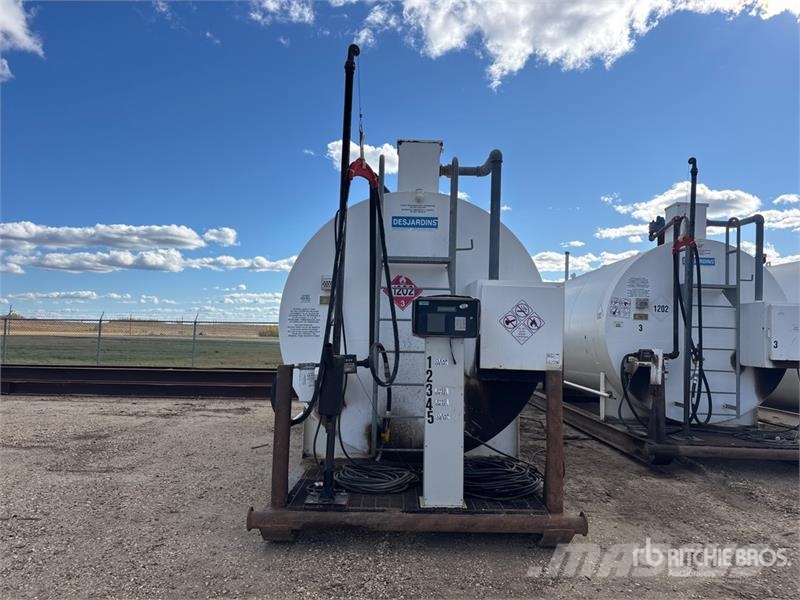 Les Industries Desjardin 35214 L Skid Mounted Stee Fuel and additive tanks