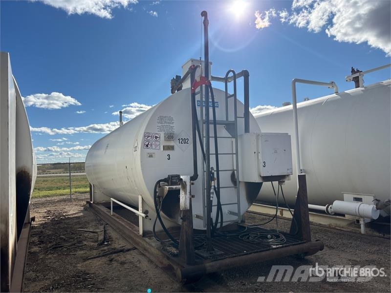  Les Industries Desjardin 35214 L Skid Mounted Stee Fuel and additive tanks